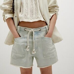 We The Free Moxie Barrel Shorts Size 33